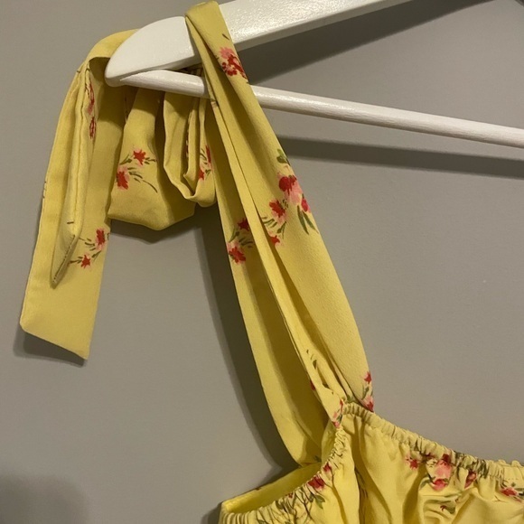 NWT Line and dot Yellow floral‎ top size large - Picture 4 of 8